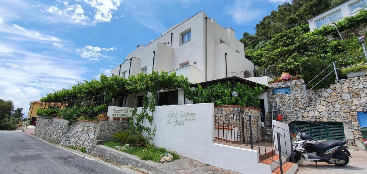 Hotel La Gioiosa Finale Ligure Exterior foto